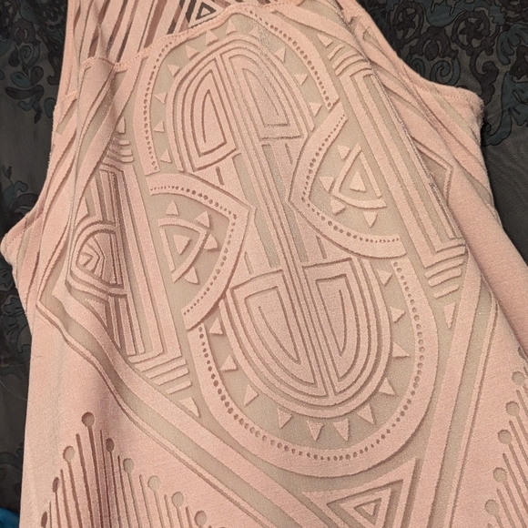 Beautiful new dress - Picture 5 of 7